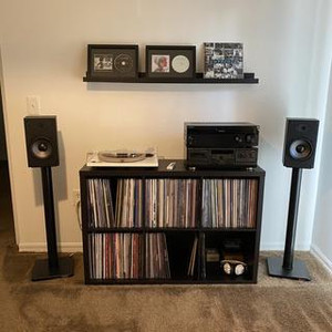 B652-AIR used in a home listening system with albums 